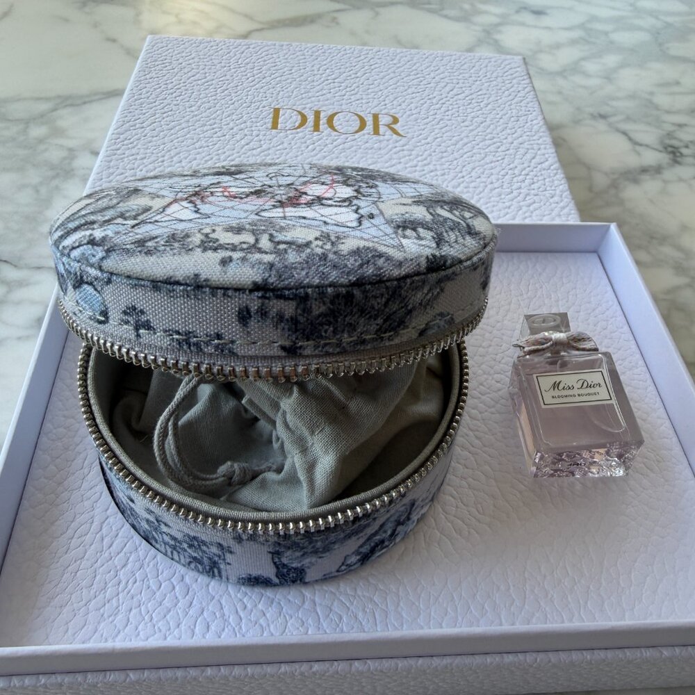 Dior Gift Set - Picture 3 of 5